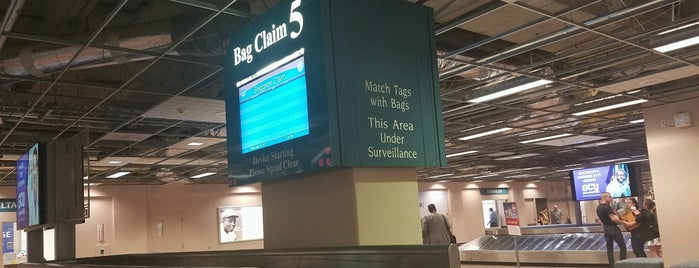 Baggage Claim 5 is one of สถานที่ที่ Soowan ถูกใจ.