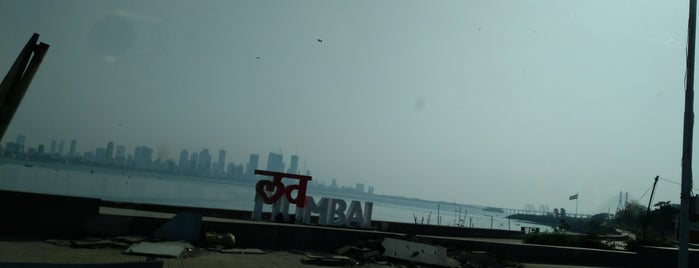 Mahim Causeway is one of Killer traffic spots in the city!.