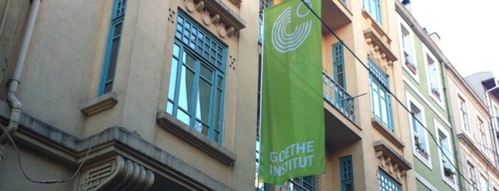 Goethe Institut is one of Lieux qui ont plu à Kim.