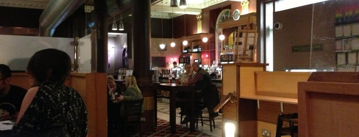The Three John Scotts (Wetherspoon) is one of Lugares favoritos de Carl.