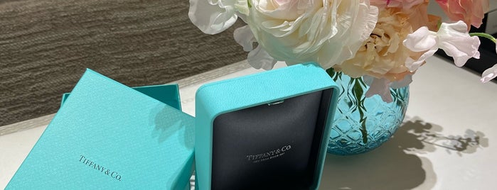 Tiffany & Co. is one of お気に入り.