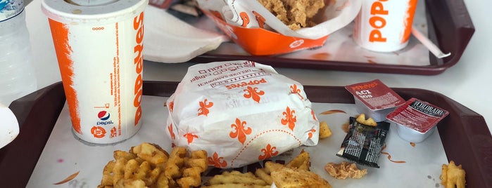 Popeyes Louisiana Kitchen is one of Güneşさんのお気に入りスポット.