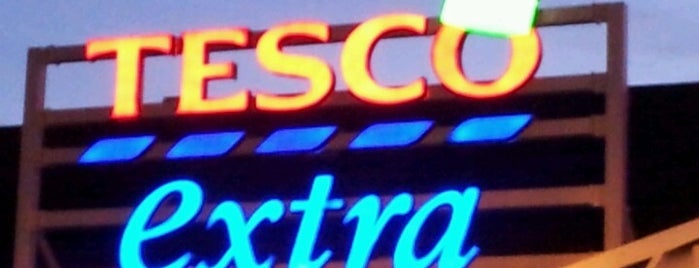 Tesco Extra is one of Gemmaさんのお気に入りスポット.