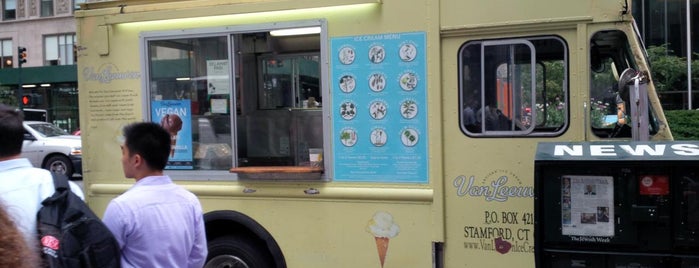 Van Leeuwen Ice Cream Truck is one of nyc - cafés.