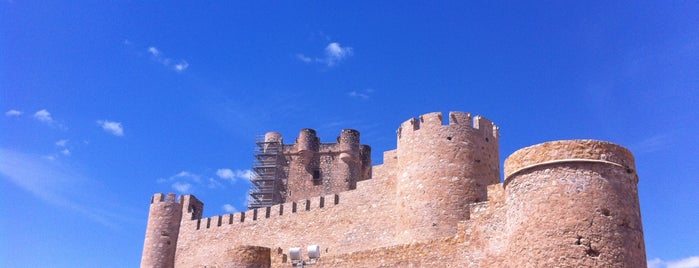 Castillo de Villena is one of Lugares de interés en Villena.