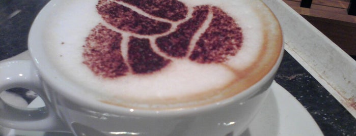 Costa Coffee is one of Posti che sono piaciuti a Burcu.