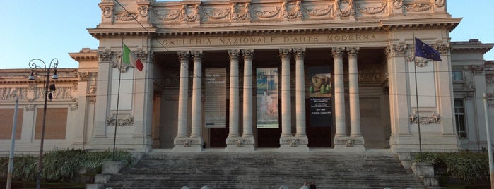 Galleria Nazionale d'Arte Moderna is one of Lieux sauvegardés par Ali.