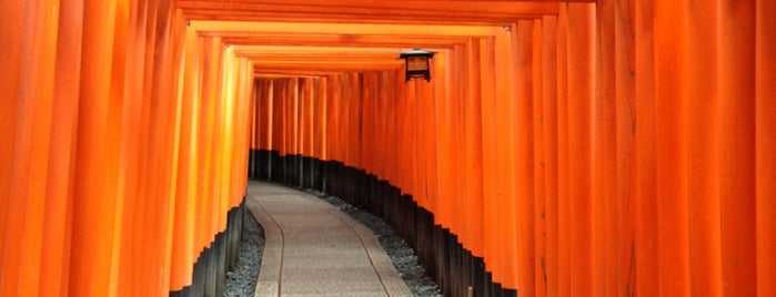 Fushimi Inari Taisha is one of nikkinihon.