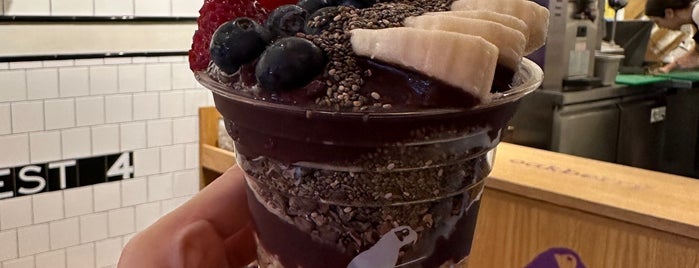 Oakberry Acai Bowls & Smoothies is one of NY <3.