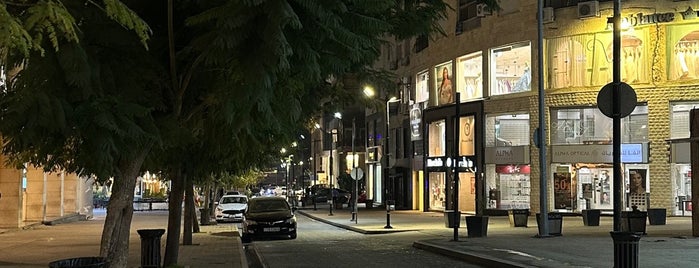 Al-Wakalat Street is one of Under 10JD Hangouts.