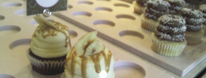 Gigi's Cupcakes is one of Posti che sono piaciuti a Bradford.