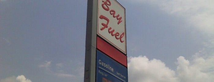 Bay Fuel is one of สถานที่ที่ Mike ถูกใจ.