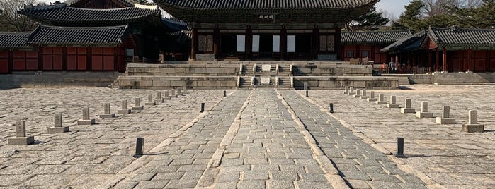창경궁 문정전 (Honghwamun Gate) is one of 문화유산.