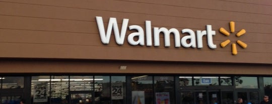 Walmart is one of สถานที่ที่ Michael ถูกใจ.