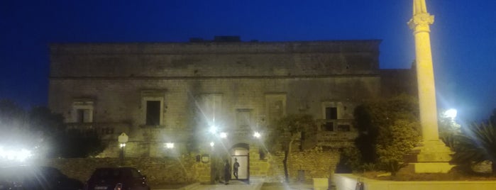 Il castello di Momo is one of Lecce.