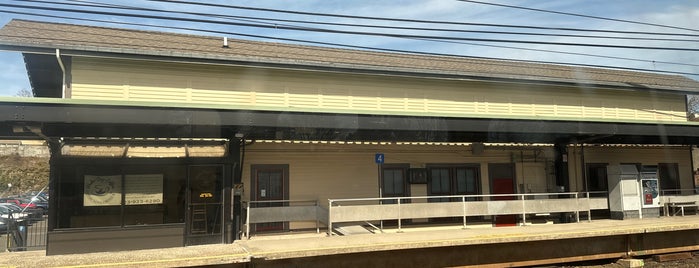 Metro North - Fairfield Train Station is one of Lieux qui ont plu à Karl.