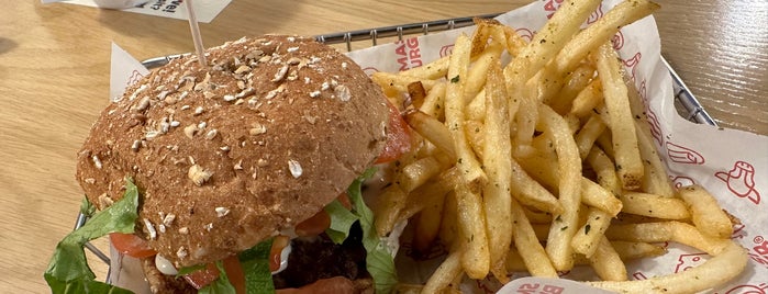 Smashburger is one of A 2-Hour Lunch Date in Elmhurst.