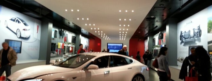 Tesla Motors is one of สถานที่ที่ Mike ถูกใจ.