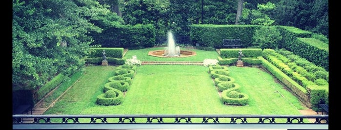 Bayou Bend is one of Houston Museums.