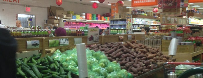 Good Fortune Supermarket is one of USA NYC QNS West.