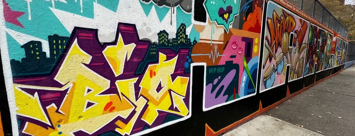 Graffiti Hall Of Fame is one of NYC | Passeios e Museus.
