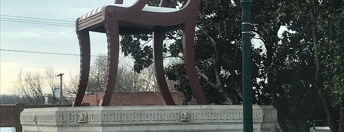 The Big Chair is one of Lieux qui ont plu à Andrew.