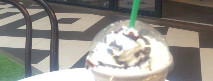 Starbucks is one of Martaさんのお気に入りスポット.