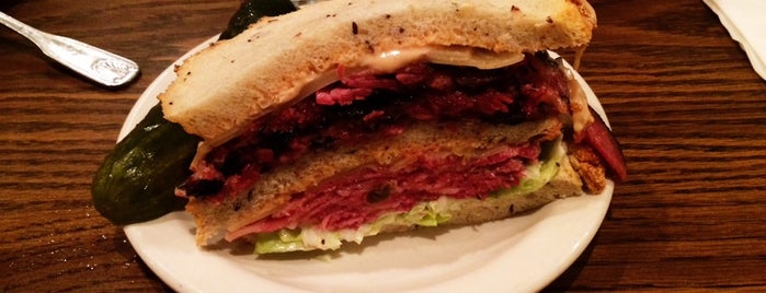 Greenblatt's Delicatessen & Fine Wine Shop is one of Delicious Sandwiches on amazingly awesome bread.