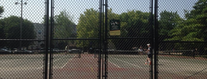 OZ Park Tennis Courts is one of Tempat yang Disukai Josh.
