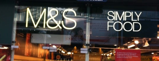 M&S Simply Food is one of Phat's Saved Places.