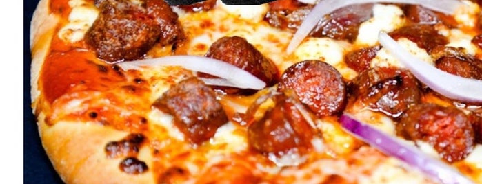 Maximo's Pizza is one of Posti che sono piaciuti a Dalì-La.