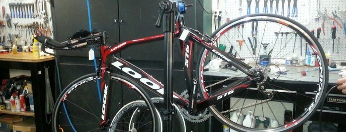 Ride-N-Roll Cyclery is one of Justin 님이 좋아한 장소.