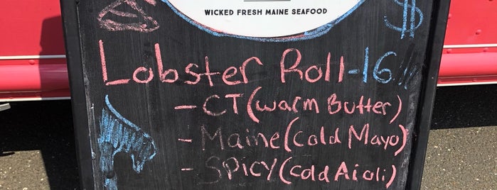 Boothbay Lobster Company is one of Lugares favoritos de Matthew.