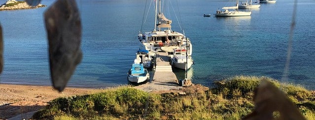 Taverna Stigma Archangelos is one of Damla'nın Beğendiği Mekanlar.