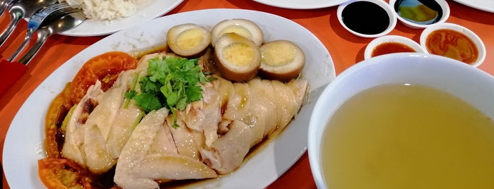 Tong Fong Fatt Hainanese Boneless Chicken Rice 东风发 is one of Singapore Food.