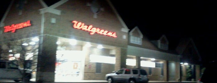 Walgreens is one of Tempat yang Disukai Shyloh.