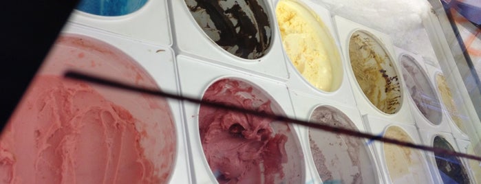 Full Tilt Ice Cream is one of Lieux sauvegardés par Stacy.