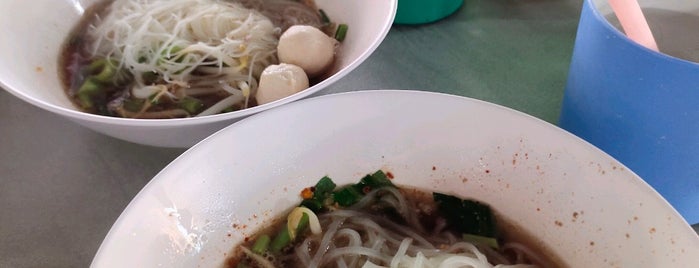 ก๋วยเตี๋ยวเรือ อนุสาวรีย์ชัยฯ is one of Food.