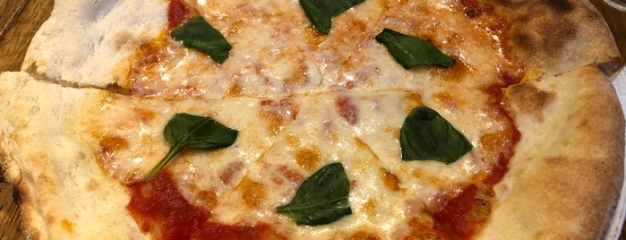 Pizzeria Maruumo is one of 赤坂ランチ.