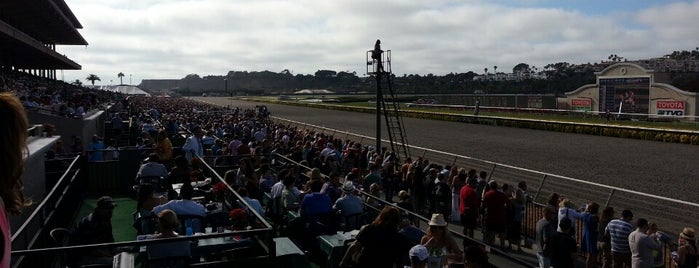 Del Mar Surfside Raceplace is one of Mme.'ın Kaydettiği Mekanlar.