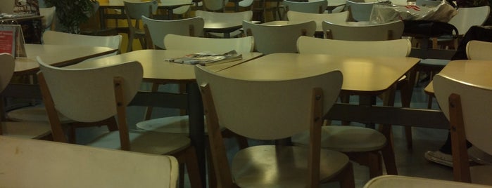 IKEA Restaurant & Cafe is one of Lugares favoritos de Nermin.