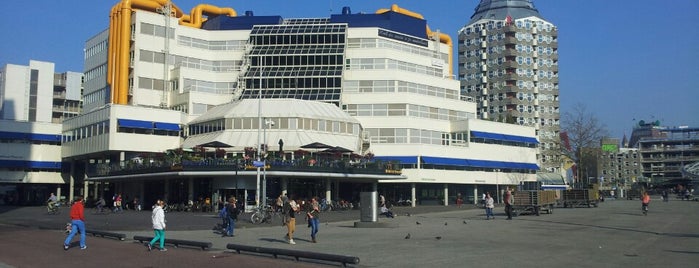 Centrale Openbare Bibliotheek is one of Koningsdag.