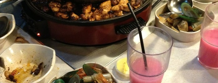 Kapten Steamboat & Grill is one of Favorite Foods in Johor Bahru.