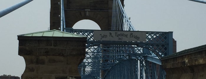 John A Roebling Suspension Bridge is one of Orte, die Jerry gefallen.