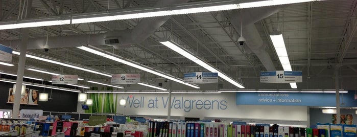Walgreens is one of Orte, die Melanie gefallen.