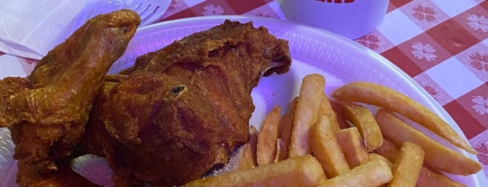 Gus’s World Famous Fried Chicken is one of Posti che sono piaciuti a Nick.
