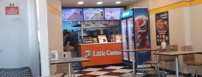 Little Caesars Pizza is one of özel.