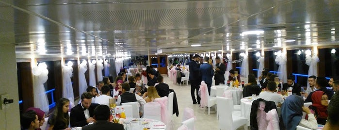 Seyr-ü Sefa Teknesi | İstanbul Tekne Kiralama & Teknede Düğün is one of burcu'nun Beğendiği Mekanlar.