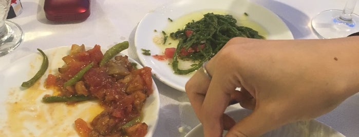 Gözde Balık Restaurant is one of Yunia'nın Beğendiği Mekanlar.