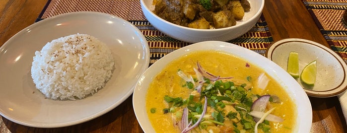 Inlay Burmese Kitchen is one of Tempat yang Disukai Angela.